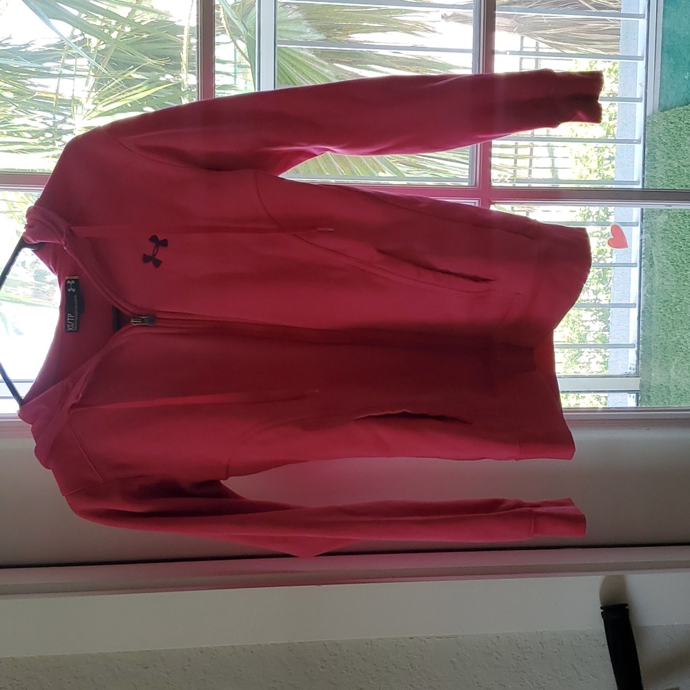 Semi fitted XS Under Armour hoodie